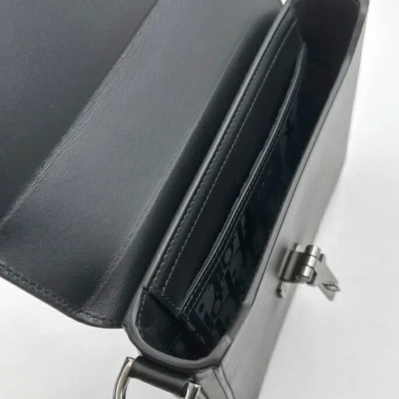 CHRISTIAN DIOR Black Leather Shoulder Bag - Picture 8 of 9